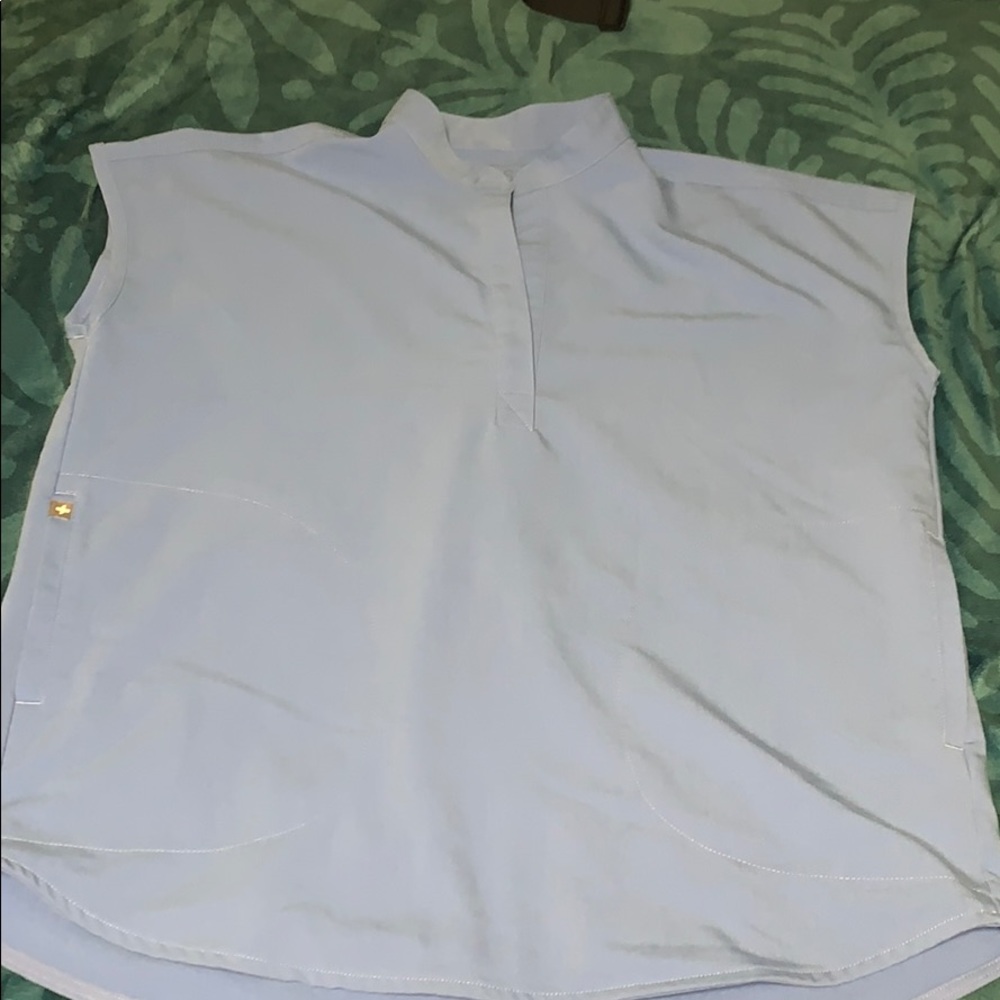 Figs scrub top